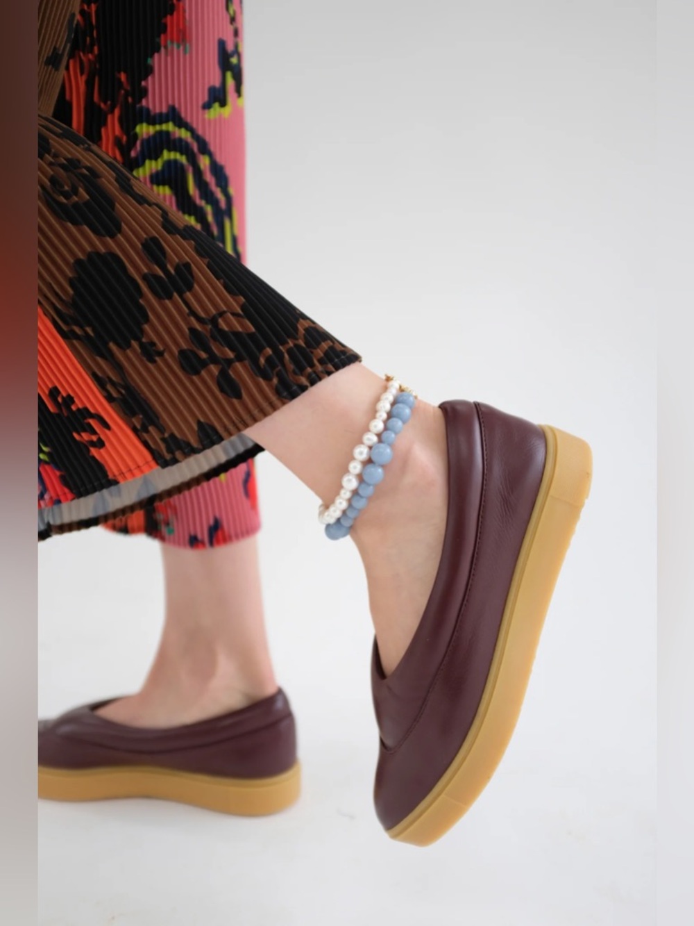 Beklina Margo Sneaker Flats – Black Leather with Gum Sole – Size 10 - Picture 13 of 14